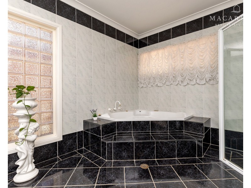 21 Kansas Drive, Tolland NSW 2650