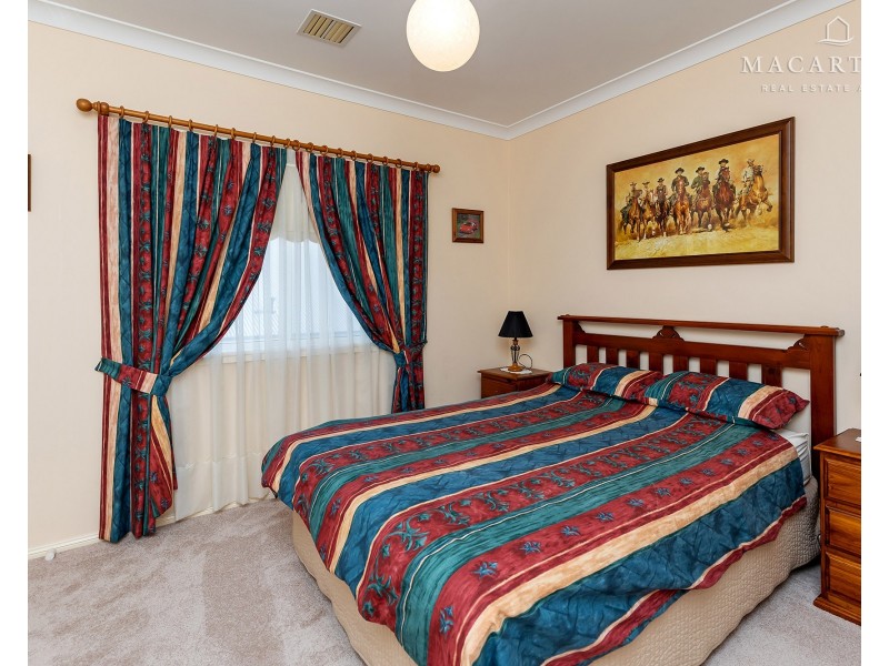 21 Kansas Drive, Tolland NSW 2650