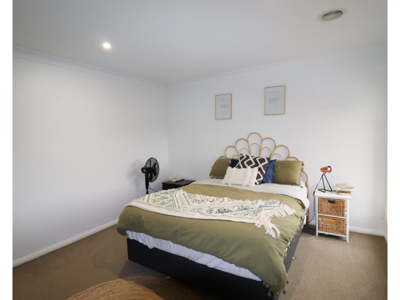 5 Darcy Drive, Boorooma NSW 2650