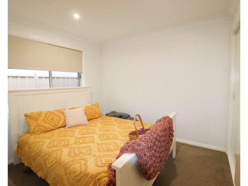 5 Darcy Drive, Boorooma NSW 2650