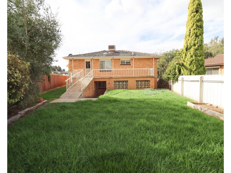 4 Mimosa Drive, Mount Austin NSW 2650
