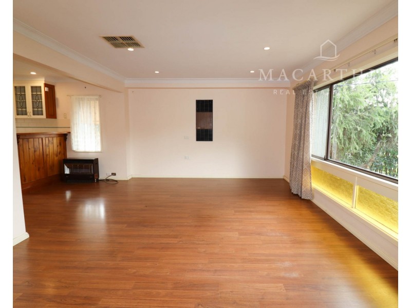 4 Mimosa Drive, Mount Austin NSW 2650