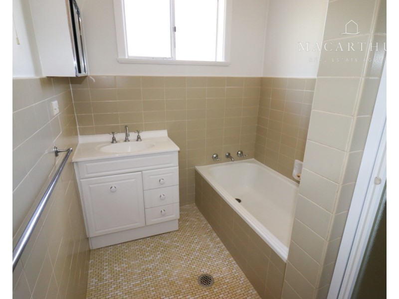 93 Meadow Street, Kooringal NSW 2650