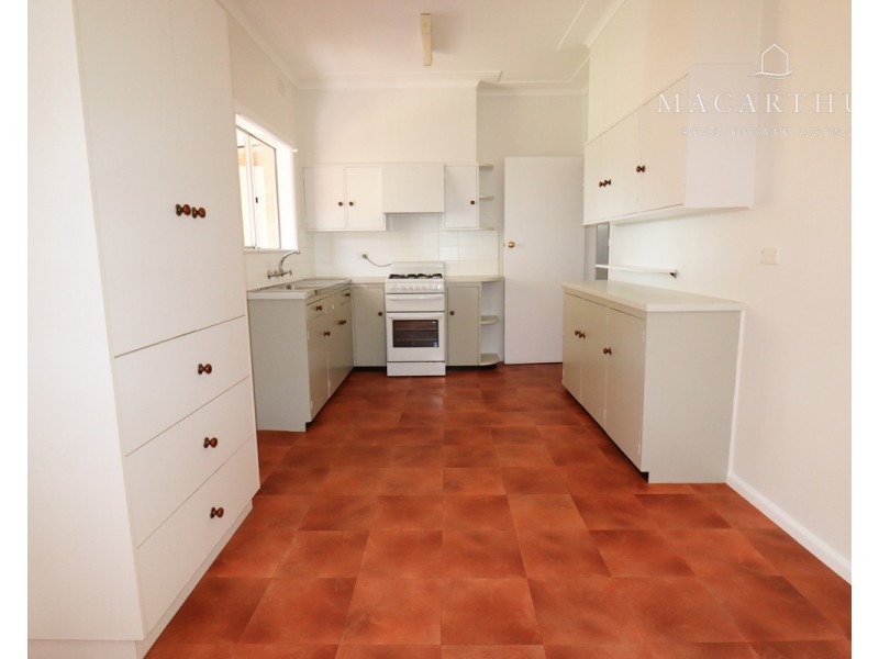 93 Meadow Street, Kooringal NSW 2650