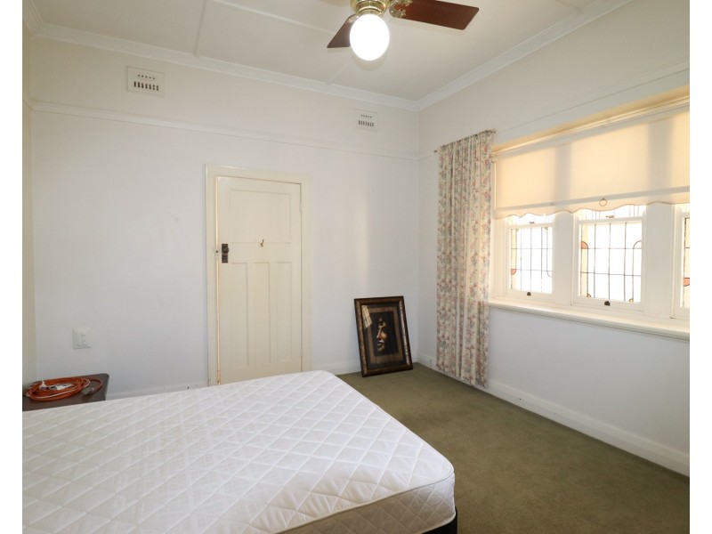 22 Richard Street, Turvey Park NSW 2650