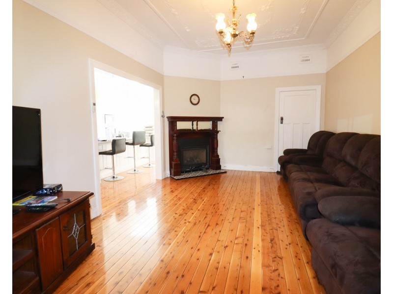 22 Richard Street, Turvey Park NSW 2650