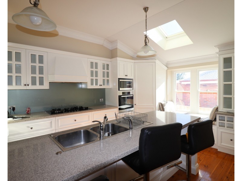 22 Richard Street, Turvey Park NSW 2650