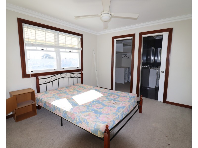22 Richard Street, Turvey Park NSW 2650