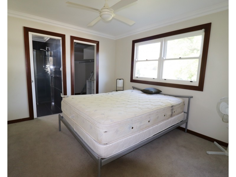 22 Richard Street, Turvey Park NSW 2650