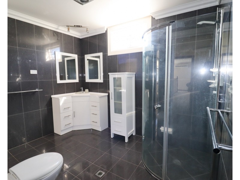 22 Richard Street, Turvey Park NSW 2650