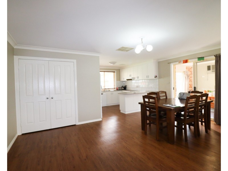 7 Jarrah Place, Glenfield Park NSW 2650