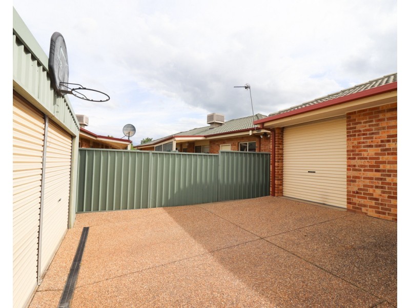 7 Jarrah Place, Glenfield Park NSW 2650