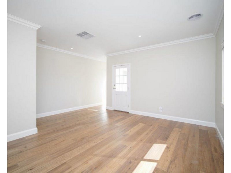 1/56 Collins Street, Turvey Park NSW 2650