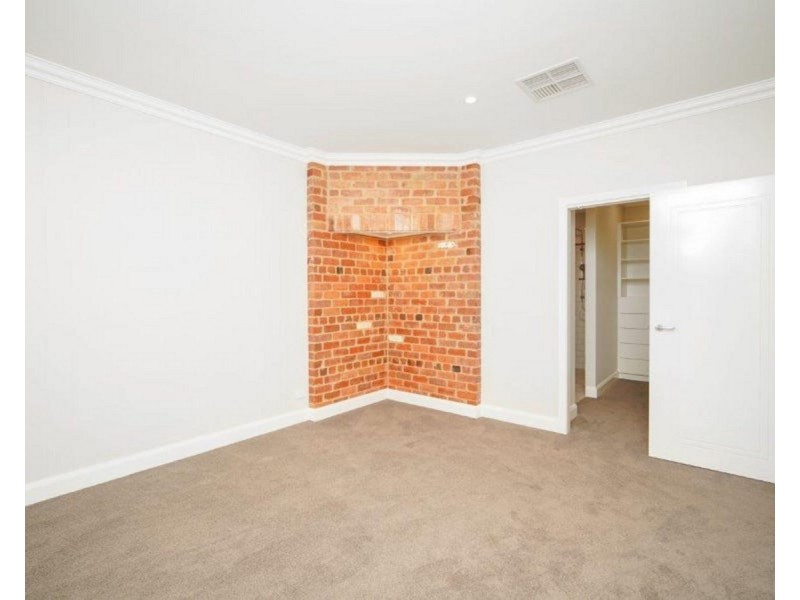 1/56 Collins Street, Turvey Park NSW 2650