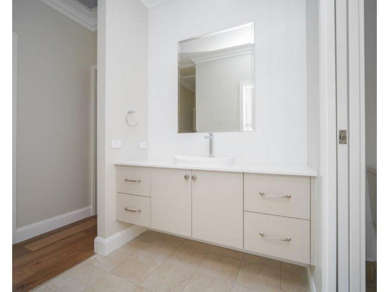 1/56 Collins Street, Turvey Park NSW 2650