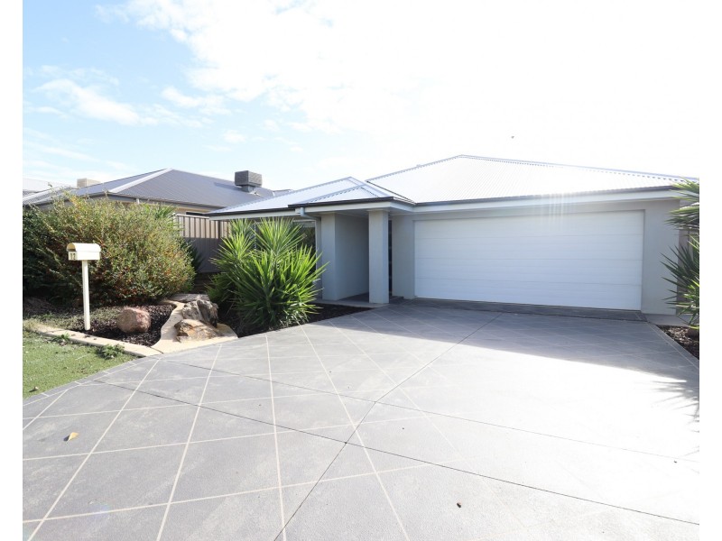 12 Chang Avenue, Lloyd NSW 2650