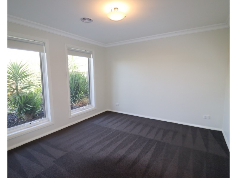 12 Chang Avenue, Lloyd NSW 2650
