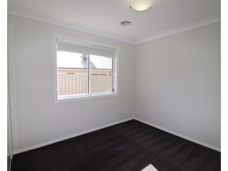 12 Chang Avenue, Lloyd NSW 2650
