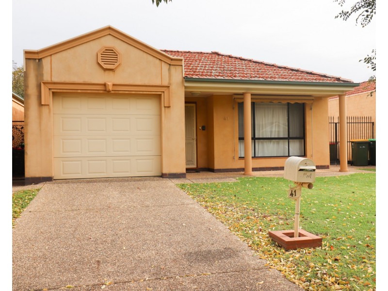 41 Galing Place, Wagga Wagga NSW 2650
