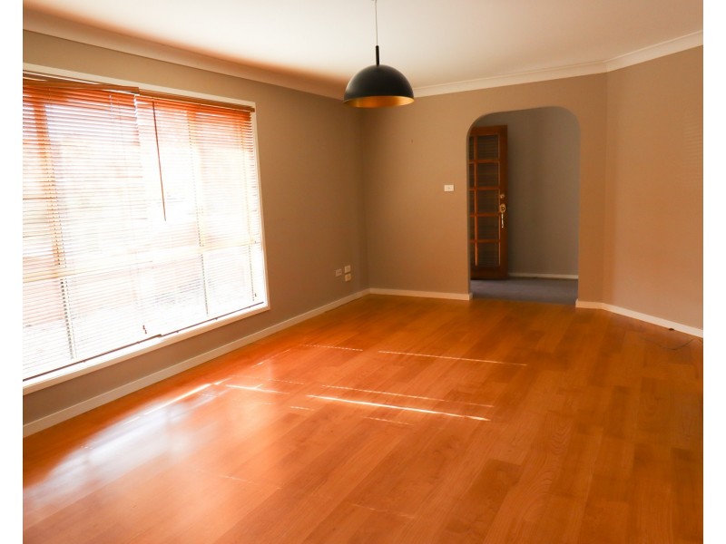 67 Balleroo Crescent, Glenfield Park NSW 2650