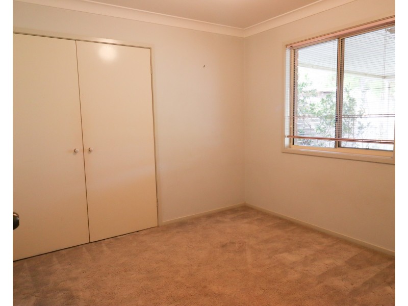 67 Balleroo Crescent, Glenfield Park NSW 2650