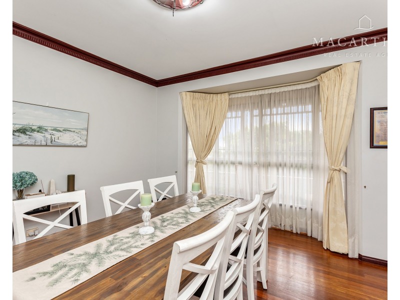 4 Loru Close, Kooringal NSW 2650
