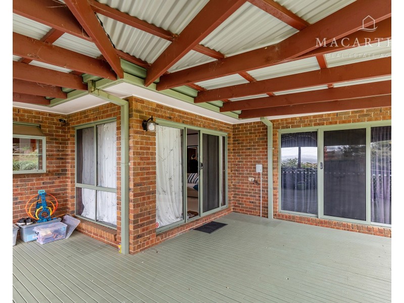 4 Loru Close, Kooringal NSW 2650