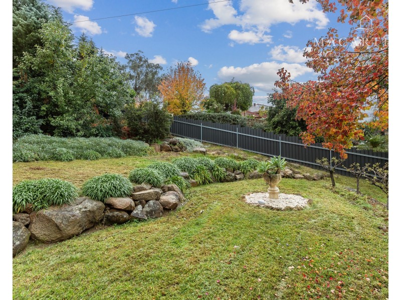 4 Loru Close, Kooringal NSW 2650
