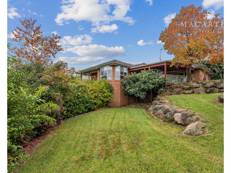 4 Loru Close, Kooringal NSW 2650