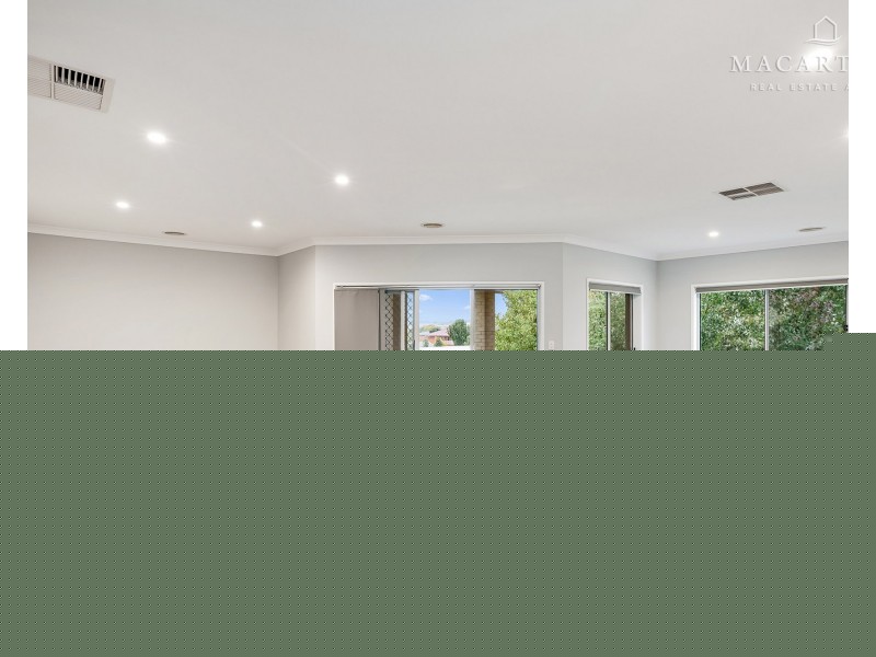 27 Clifton Street, Bourkelands NSW 2650