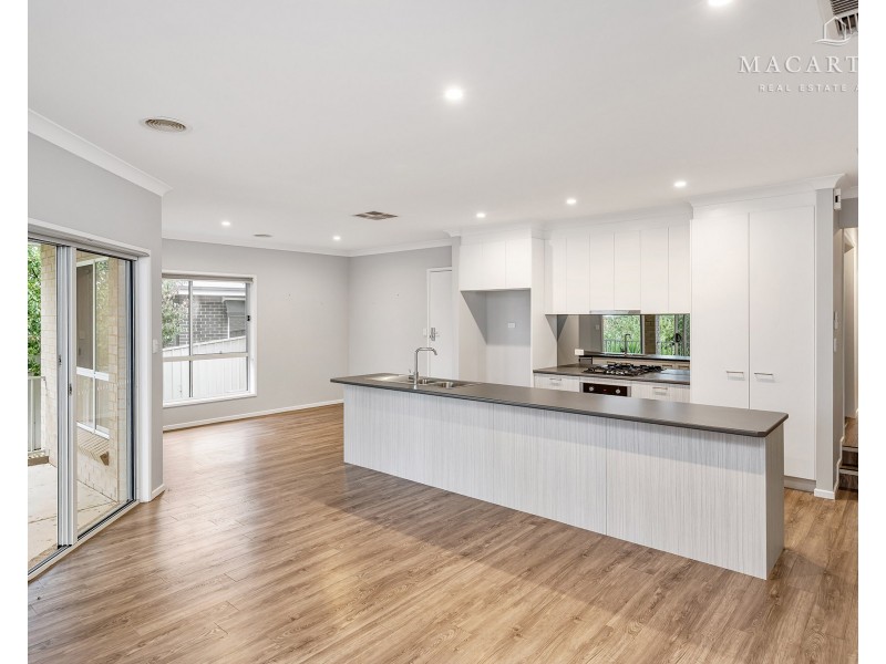27 Clifton Street, Bourkelands NSW 2650