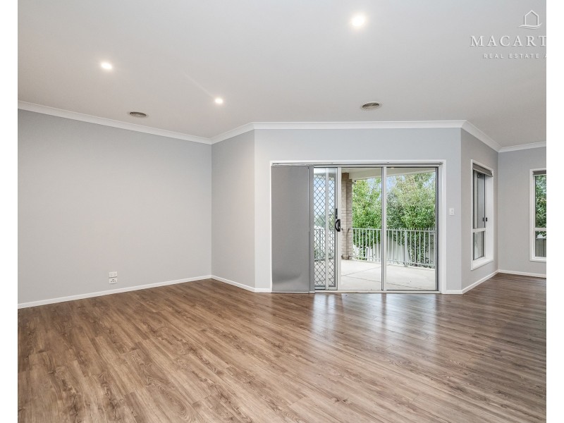 27 Clifton Street, Bourkelands NSW 2650