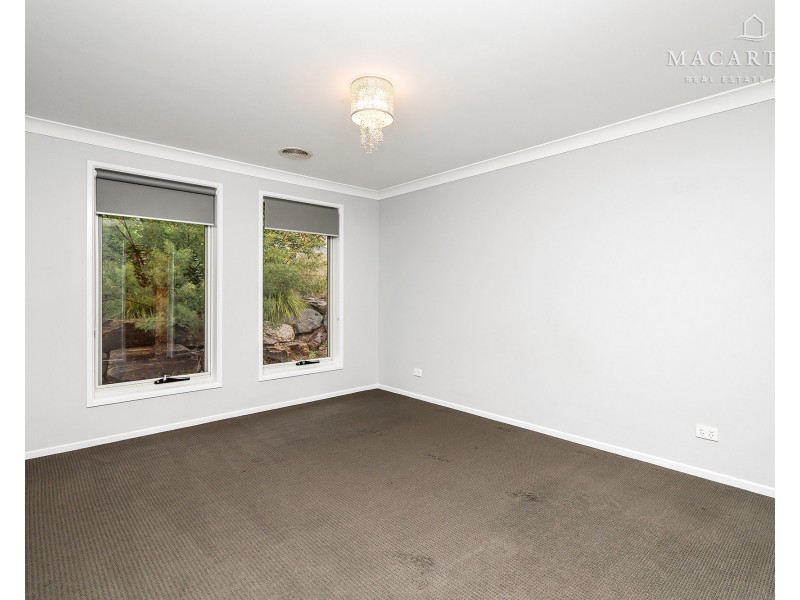 27 Clifton Street, Bourkelands NSW 2650