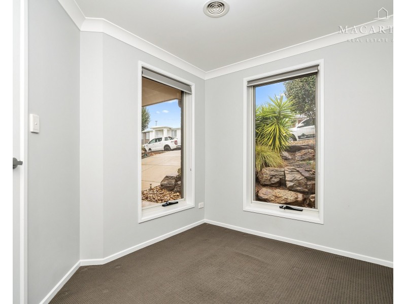 27 Clifton Street, Bourkelands NSW 2650