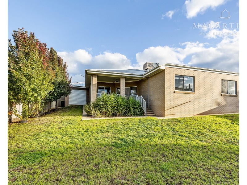 27 Clifton Street, Bourkelands NSW 2650
