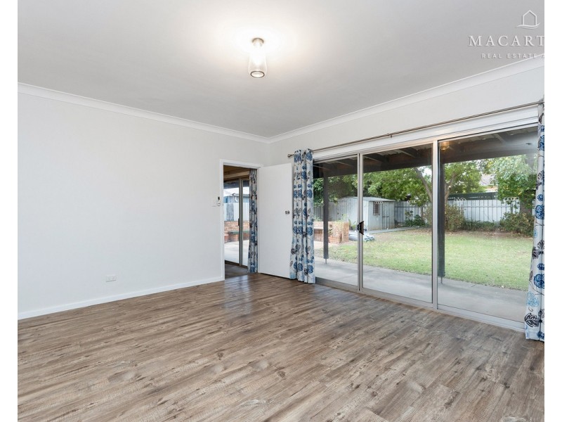 10 Montgomery Street, Ashmont NSW 2650