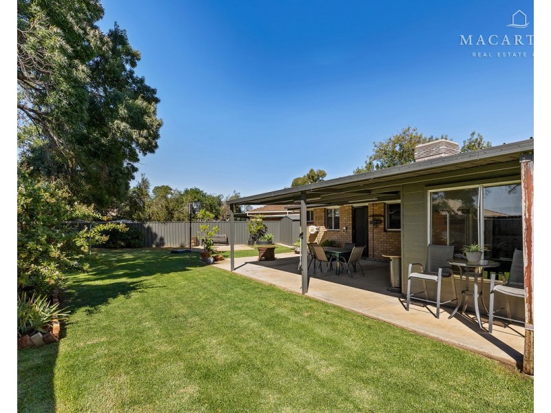 2 Binda Place, Ashmont NSW 2650