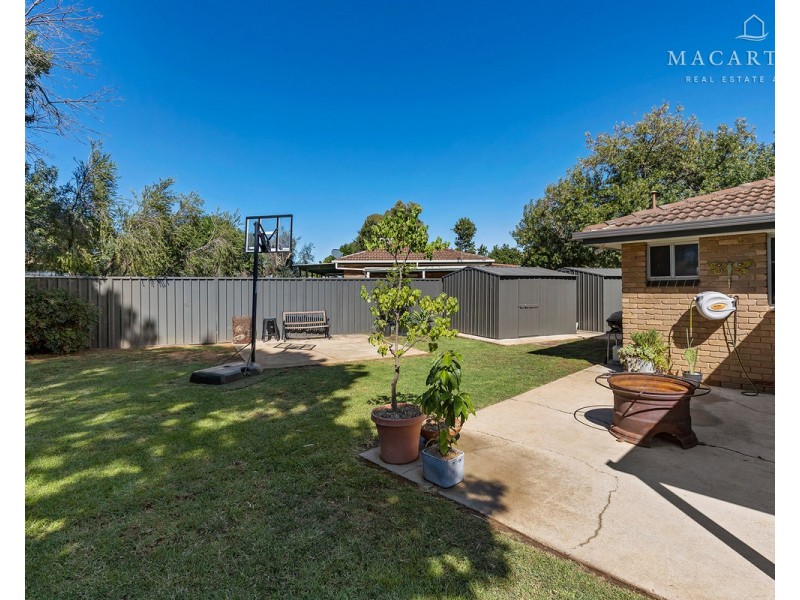 2 Binda Place, Ashmont NSW 2650
