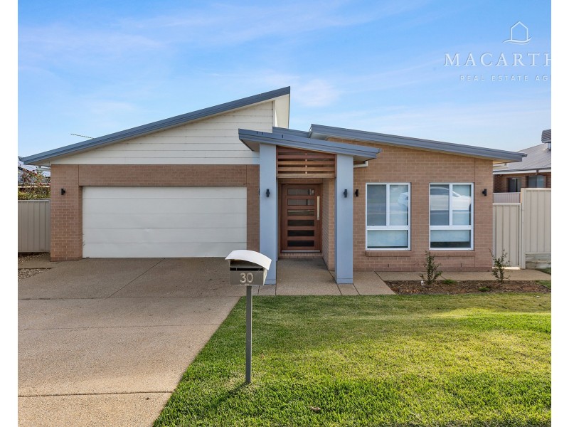 30 Paradise Drive, Gobbagombalin NSW 2650