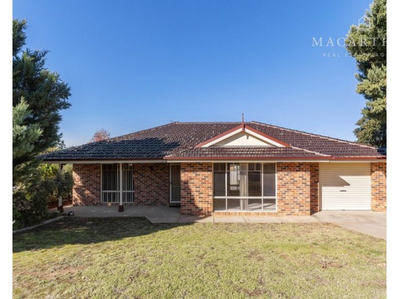 1/15 Yeomans Place, Kooringal NSW 2650