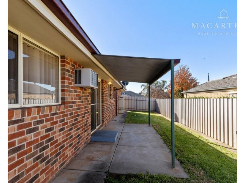 1/15 Yeomans Place, Kooringal NSW 2650