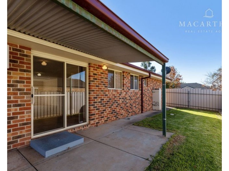 1/15 Yeomans Place, Kooringal NSW 2650