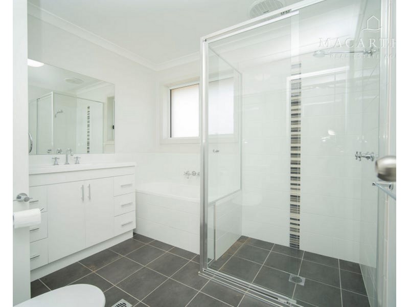 3 Hazelwood Drive, Forest Hill NSW 2651