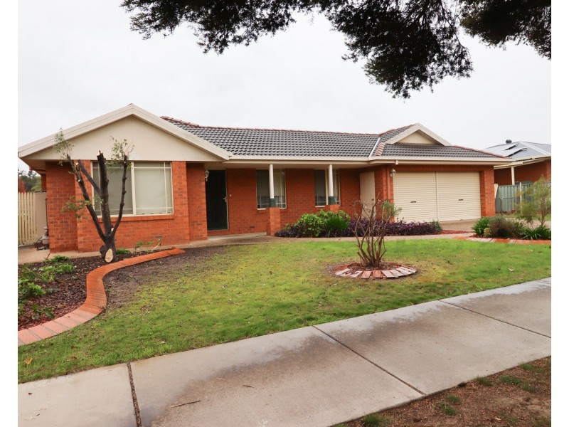 35 Lansdowne Avenue, Lake Albert NSW 2650