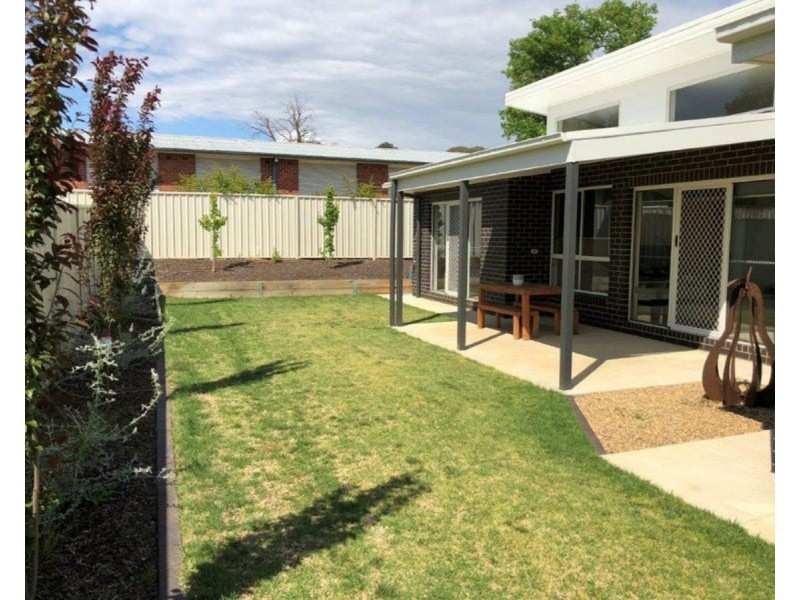7 Wade Street, Turvey Park NSW 2650