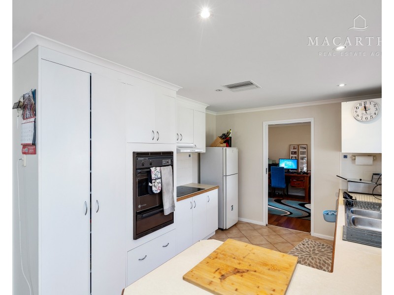 15 Matheson Place, Estella NSW 2650