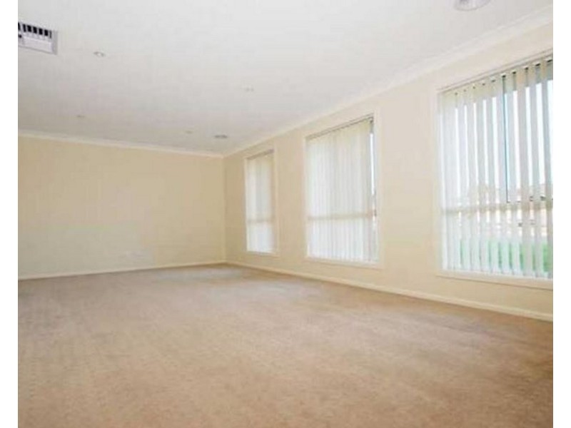2/28 Dove Street, Mount Austin NSW 2650