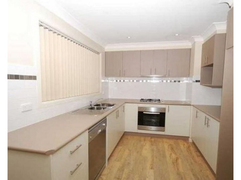 2/28 Dove Street, Mount Austin NSW 2650