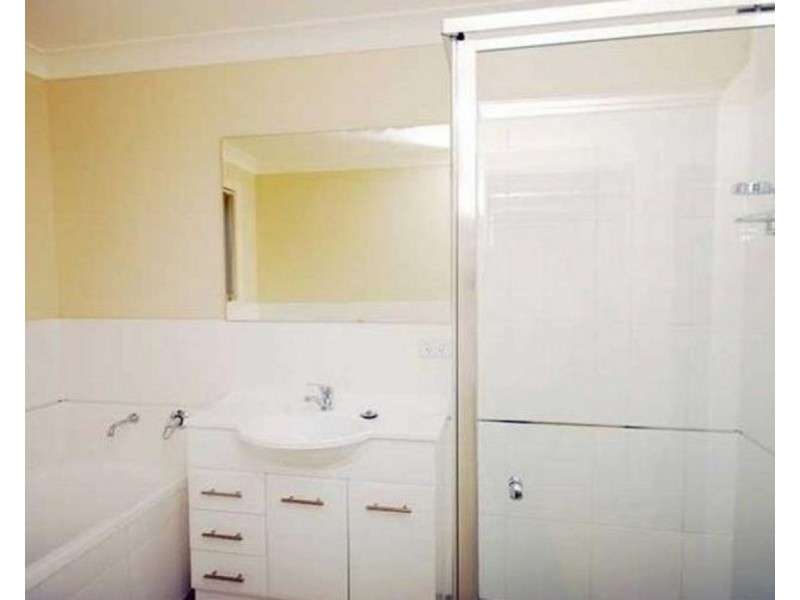 2/28 Dove Street, Mount Austin NSW 2650