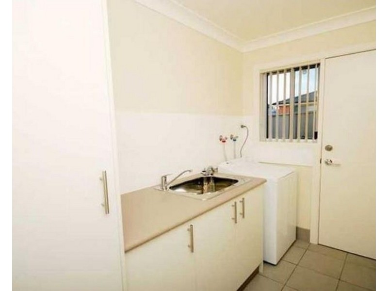 2/28 Dove Street, Mount Austin NSW 2650